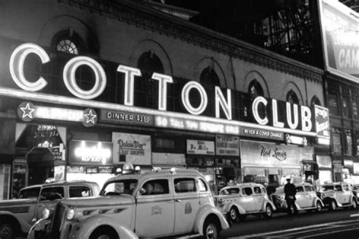 30 Photos Inside Harlem's Infamous Cotton Club