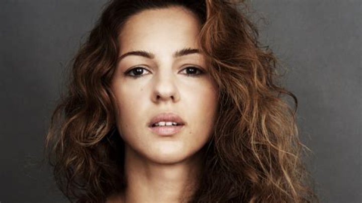 Annet Mahendru – Celebsgraphy