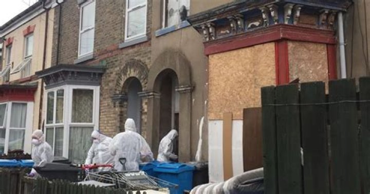 British Extreme Cleaning Team Reveals Most Disgusting Homes
