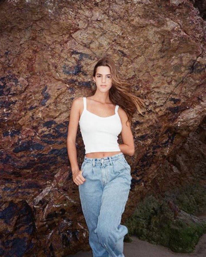 Emily Feld Bio & Wiki: Net Worth, Age, Height & Weight