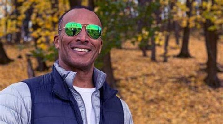 Fox 5 Mike Woods Gay, Cancer, Net Worth, Salary, Age. 2022