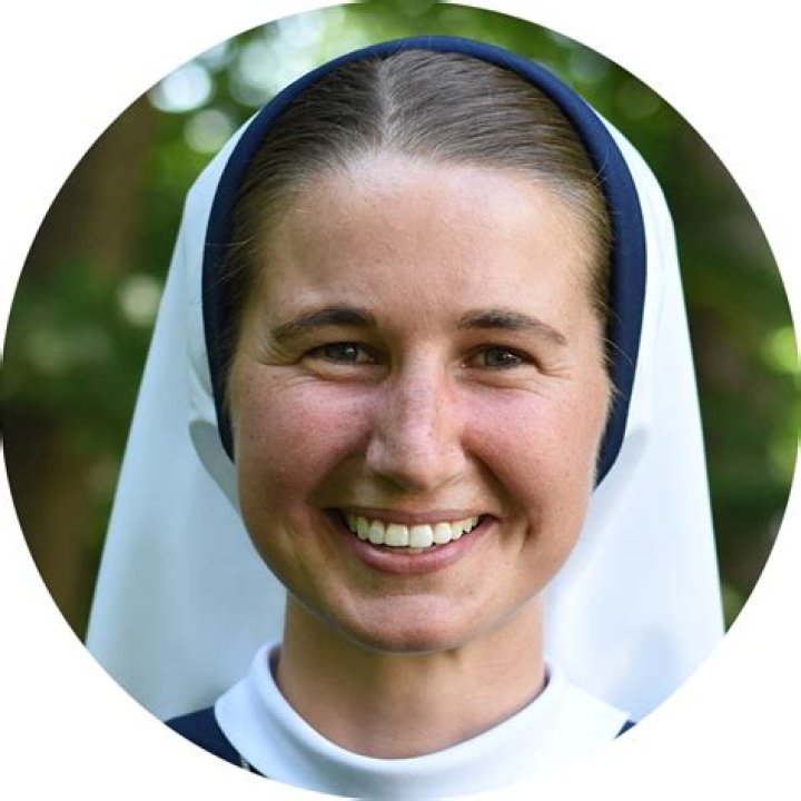 Hope Hicks’ Sister, Mary Grace Hicks – Celebsgraphy