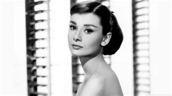 How tall is Audrey Hepburn