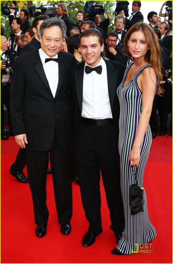 How tall is Emile Hirsch