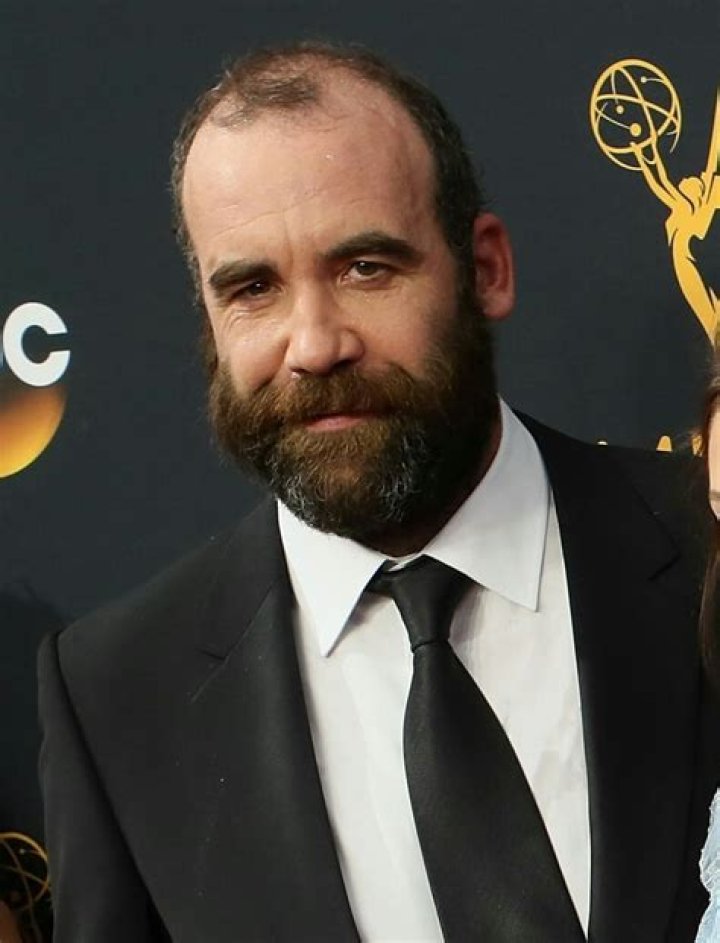 How tall is Rory McCann