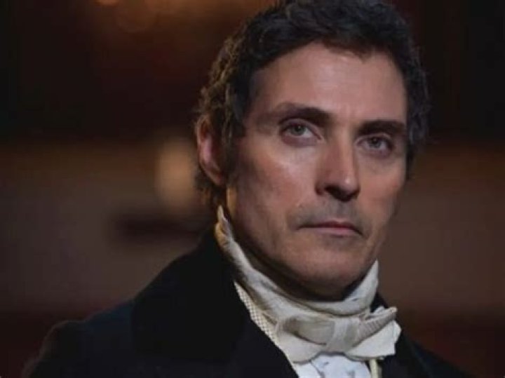 How tall is Rufus Sewell