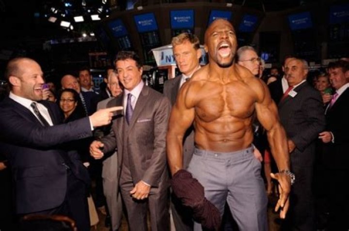 How tall is Terry Crews