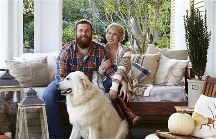 Inside Ben and Erin Napier’s Beautiful Home. Kitchen, Living Room, Pictures.
