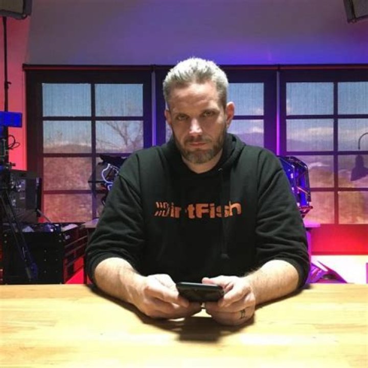 JayzTwoCents Biography | Age, Wiki, Net worth, Bio, Height, Wife, Marriage|