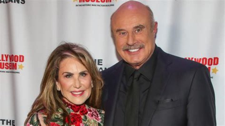 Robin McGraw Wiki, Net Worth, Plastic Surgery, Age, Twin Brother, Sister, Height. 2022