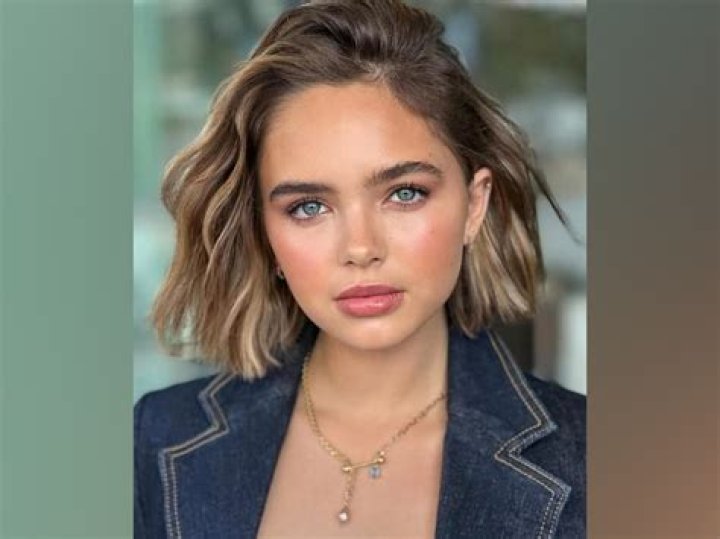 Ryan Kiera Armstrong Age - Bio, Wiki, Height, Net Worth, Relationship (2023)